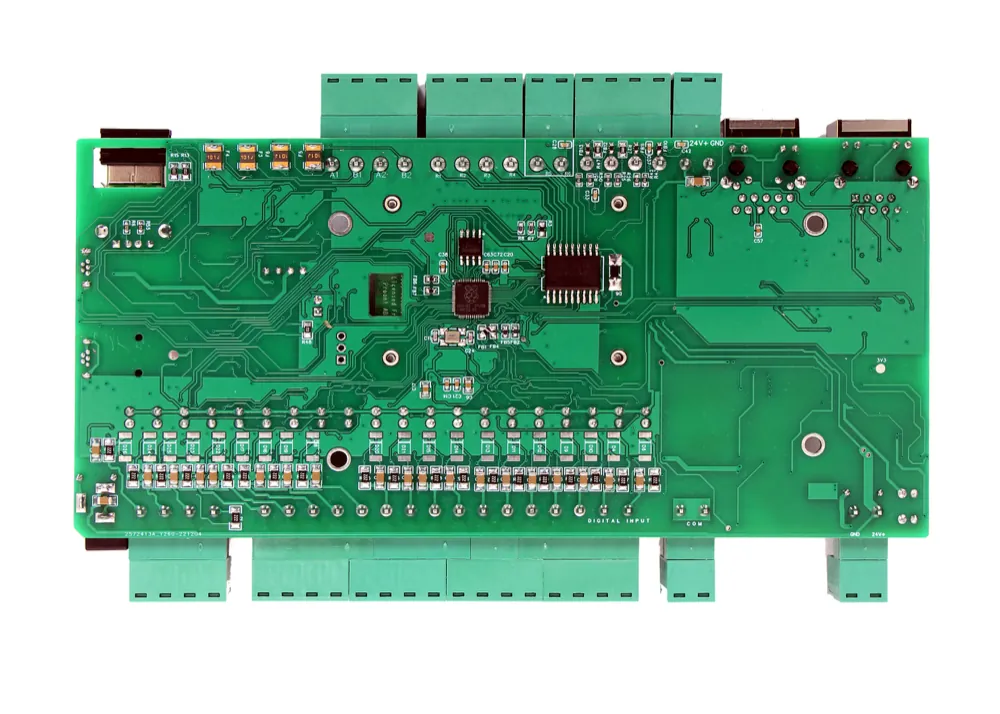 Compute Module taşıyıcı kartın alt yüzü — lehim pedleri ve yüzey işlemi
